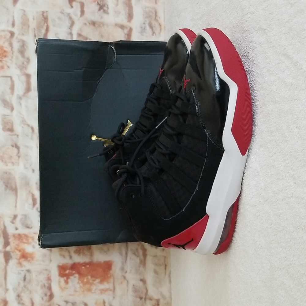 Jordan Max Aura Sneakers